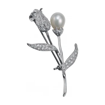 Брошь  серебряная с жемчугом