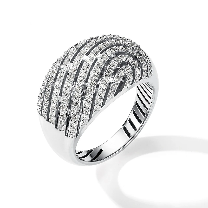 Кольцо  из белого золота с природным бриллиантом