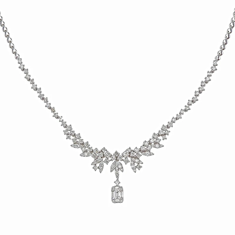 Колье  из белого золота с природным бриллиантом