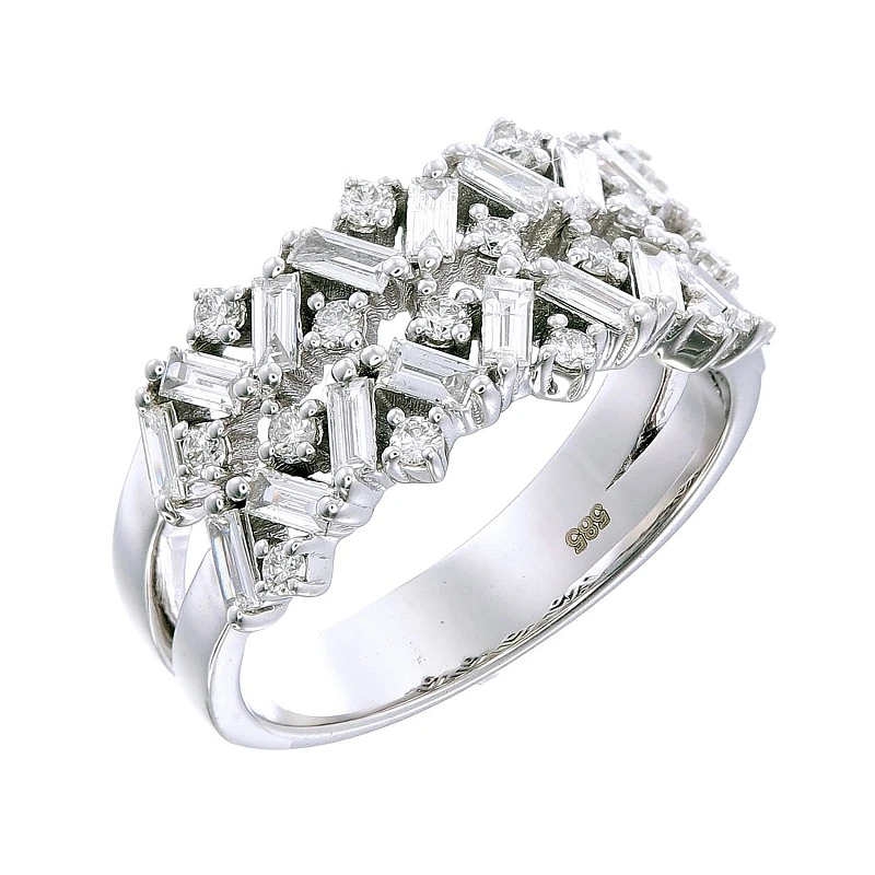 Кольцо  из белого золота с природным бриллиантом