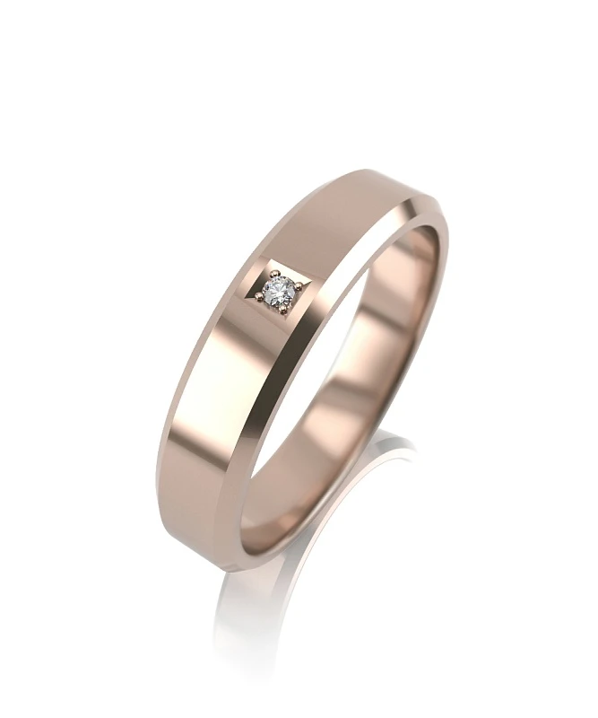 Кольцо  из красного золота с природным бриллиантом