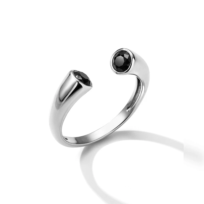 Кольцо  серебряное с фианитом